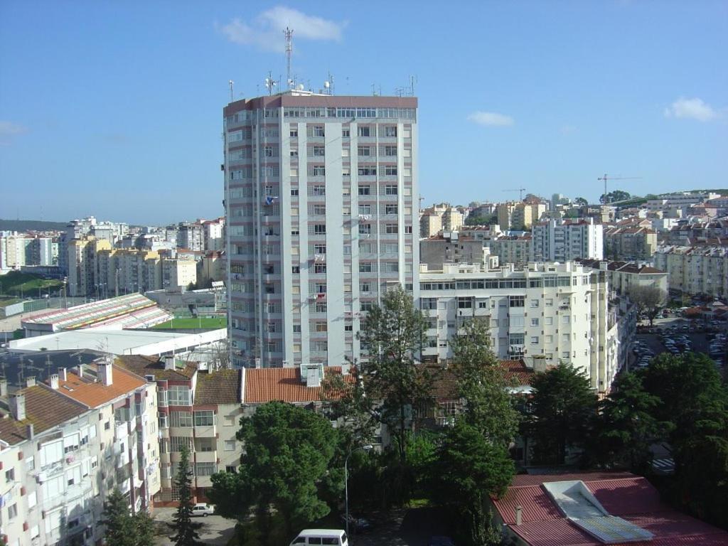 In Bed With Lisbon 15E Amadora Exterior photo