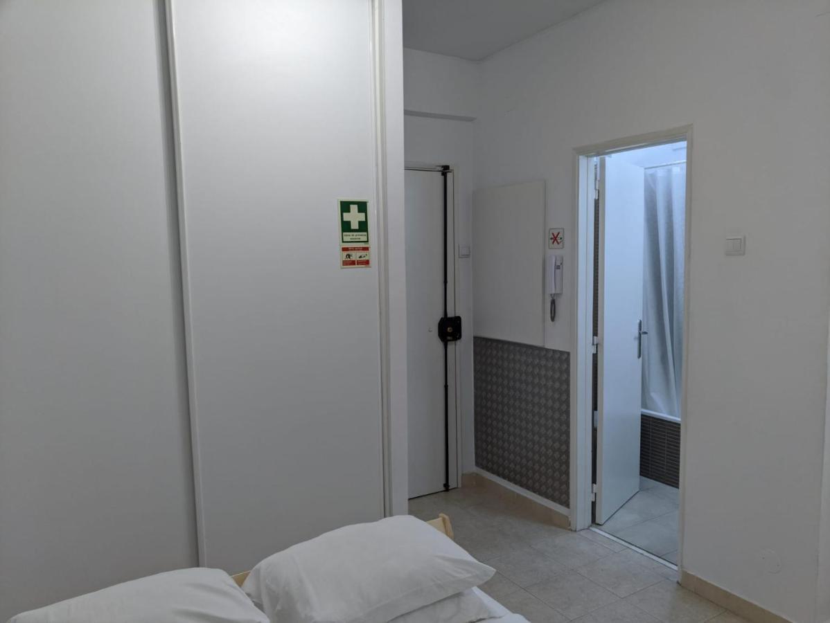 In Bed With Lisbon 15E Amadora Exterior photo